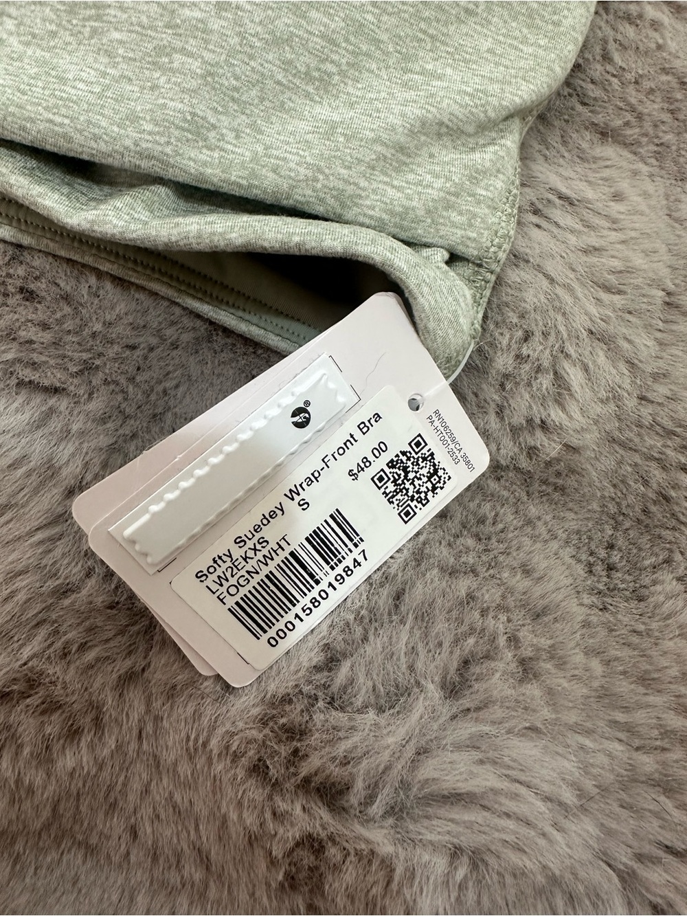 NWT Lululemon Softy Suedey Wrap-Front Bra, B/C Cup Fog Green Size Small - Picture 4 of 4